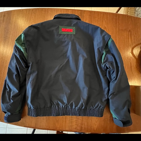 Mens heavyweight jacket with zip out liner. Inside pocket. Hidden hood. Size XL - Picture 4 of 6